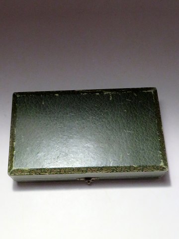 366116