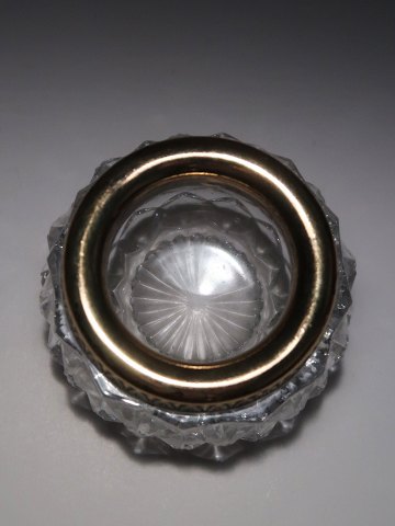 676351